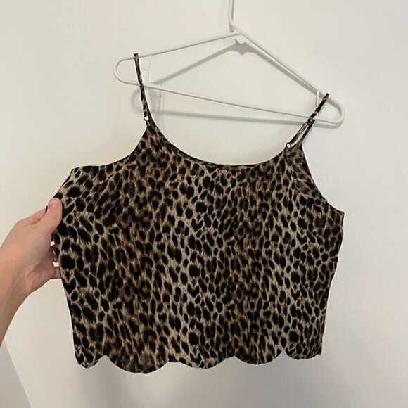 CHARLOTTE RUSSE Brown Black Cheetah Leopard Animal Print Scalloped Hem Crop Top - Picture 10 of 10